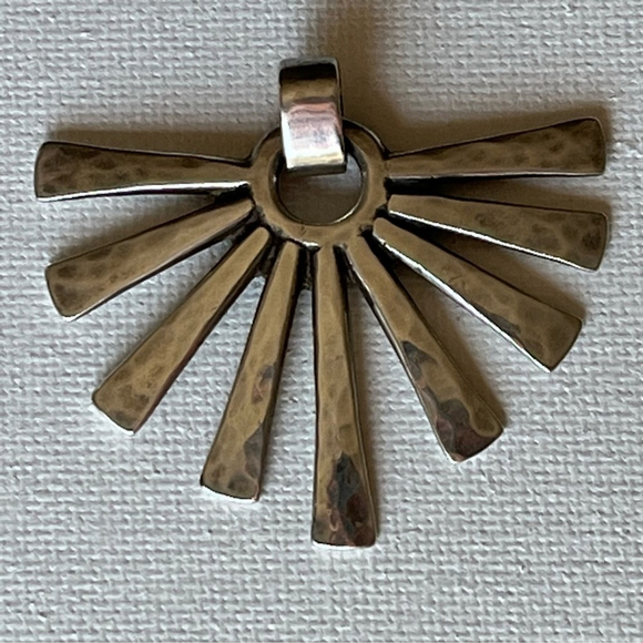 RETIRED James Avery X-Large Sunburst Hammered Necklace Pendant 2"W X 1.5”L - Picture 9 of 11